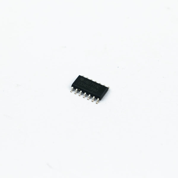 CD4013BM CMOS Dual D-Type Flip Flop IC (SMD Package)